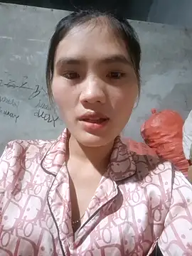 Snapshot of mira-show chatting on October 24, 2025, 11:23 pm mira-show online show from October 24, 2025, 11:23 pm