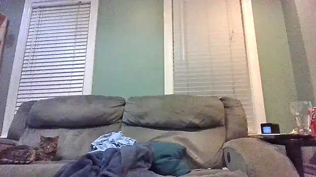 Snapshot of burby79 chatting on April 4, 2026, 5:27 am burby79 online show from April 4, 2026, 5:27 am