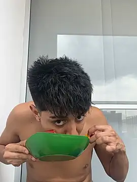 motomotoboy online show from March 3, 2026, 8:37 pm