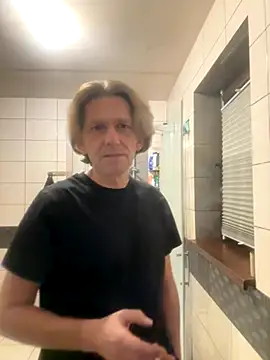 kon77777 online show from October 20, 2025, 7:03 pm