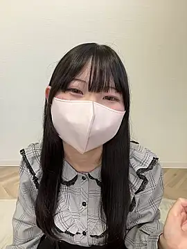 Snapshot of Reina_cute_00_ chatting on October 28, 2025, 3:21 am Reina cute 00  online show from October 28, 2025, 3:21 am