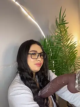 Juli Casanova online show from April 1, 2026, 12:39 pm