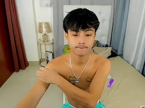 hardcocktwink online show from November 12, 2025, 4:29 pm