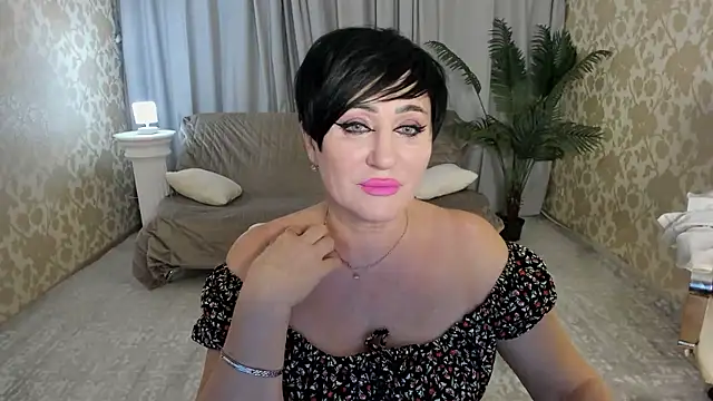 Snapshot of KiraTempt chatting on January 8, 2026, 11:45 am KiraTempt online show from January 8, 2026, 11:45 am