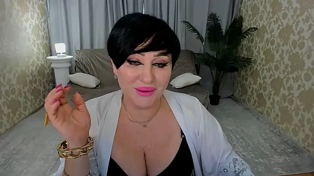 Snapshot of KiraTempt chatting on January 10, 2026, 11:34 am KiraTempt online show from January 10, 2026, 11:34 am