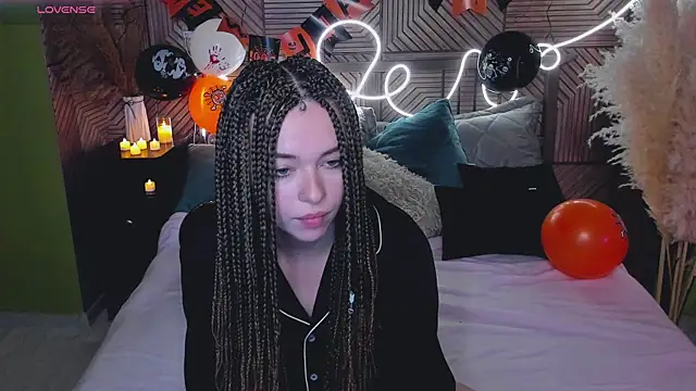  HypeQueen  online show from October 19, 2025, 9:48 pm