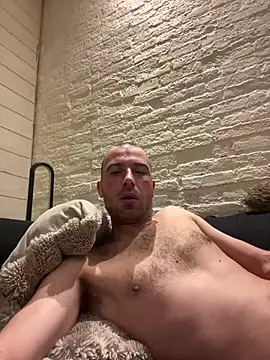 Rotteei1 online show from February 6, 2026, 6:18 am