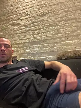 Rotteei1 online show from March 17, 2026, 6:17 am