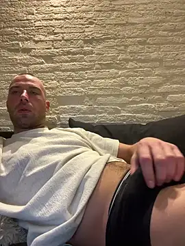 Rotteei1 online show from April 5, 2026, 7:27 am