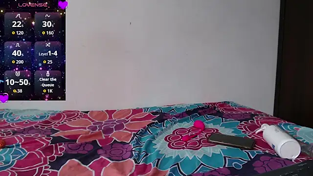 Nikki  uwu online show from December 13, 2025, 7:53 pm