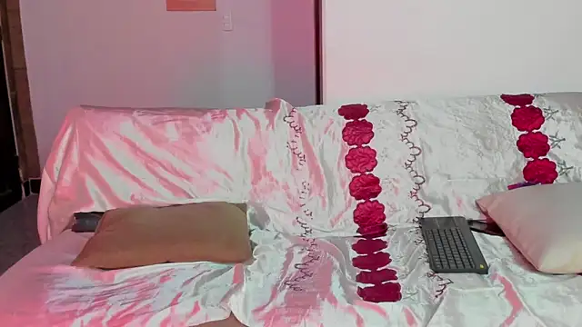 Nikki  uwu online show from February 13, 2026, 8:16 pm