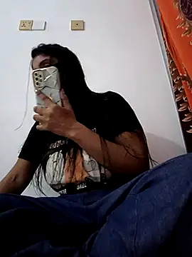 Snapshot of Hot_Angle chatting on May 6, 2026, 2:33 pm Hot Angle online show from May 6, 2026, 2:33 pm