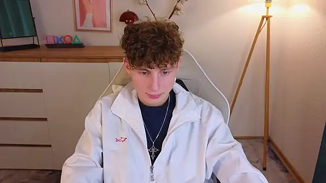 crisp1n online show from October 19, 2025, 3:01 pm