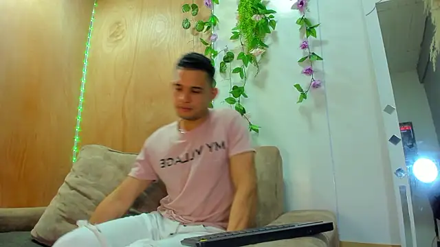 Jax Thunder online show from February 4, 2026, 2:01 pm