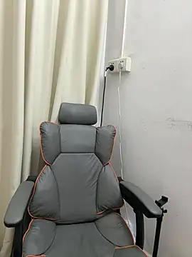 aaaaawhate online show from February 25, 2026, 11:09 am