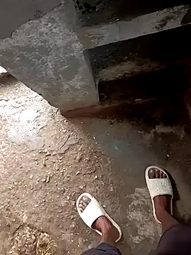 Snapshot of Saddam2332 chatting on October 31, 2025, 3:29 am Saddam2332 online show from October 31, 2025, 3:29 am