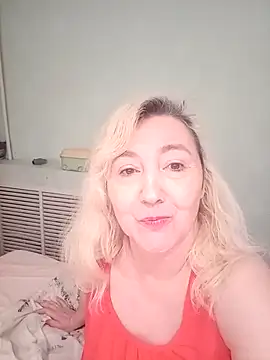 LadyKriss online show from February 21, 2026, 8:43 pm