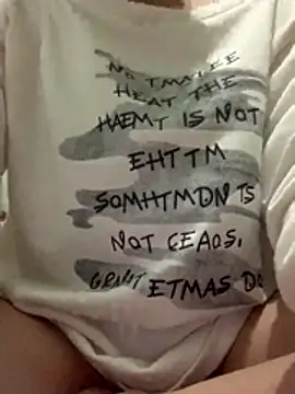 italy-12 online show from November 3, 2025, 1:19 am