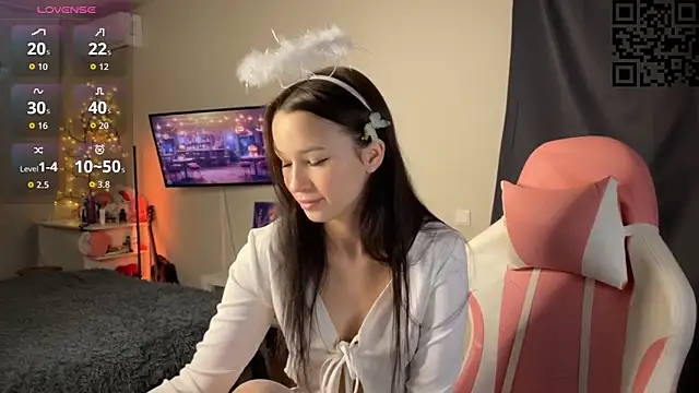 ella simons online show from October 25, 2025, 9:09 pm