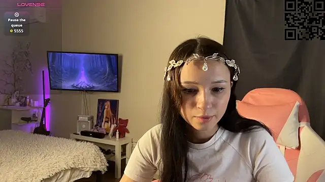 ella simons online show from November 13, 2025, 1:48 am