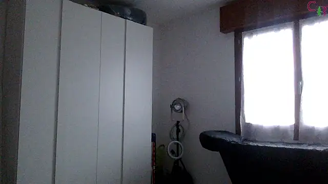 Cassy-Bloom online show from October 31, 2025, 2:18 pm