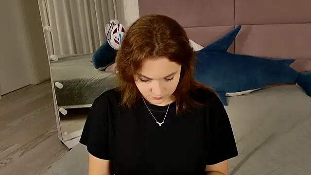 KirraMoss online show from July 10, 2026, 10:29 am