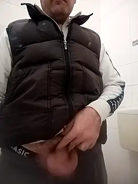 Romaeterna  online show from December 22, 2025, 1:41 pm