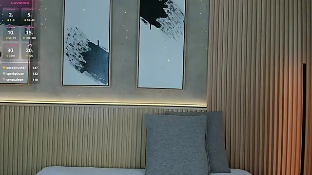 Lily Vale online show from November 30, 2025, 7:18 pm