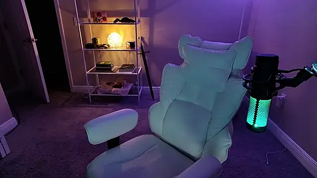 AngieFae  online show from February 13, 2026, 2:40 am