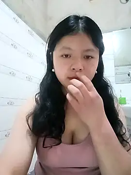 lisa-bae00 online show from February 14, 2026, 12:07 am