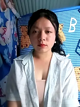 lisa-bae00 online show from April 4, 2026, 12:24 pm