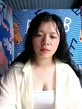 Snapshot of lisa-bae00 chatting on July 1, 2026, 12:51 pm lisa-bae00 online show from July 1, 2026, 12:51 pm