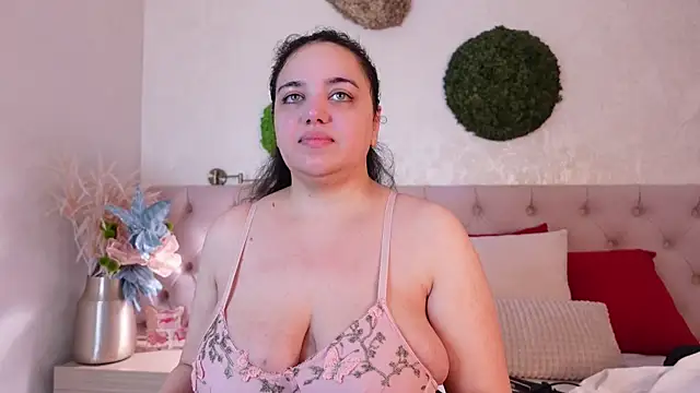 MoniqueJade online show from November 11, 2025, 7:25 pm