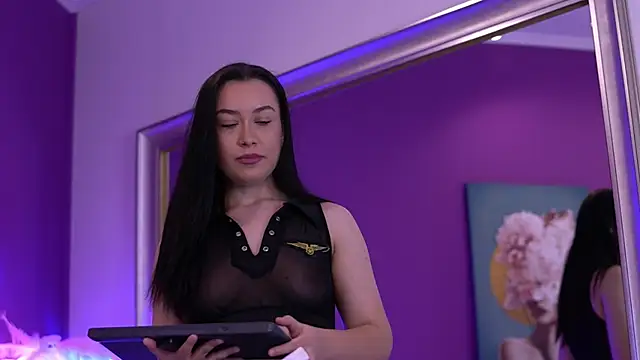 TiffanyVoss online show from November 22, 2025, 5:50 am