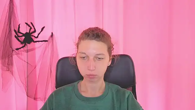 CuteEllii online show from October 30, 2025, 11:00 am