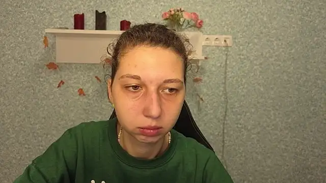 CuteEllii online show from December 3, 2025, 5:15 am