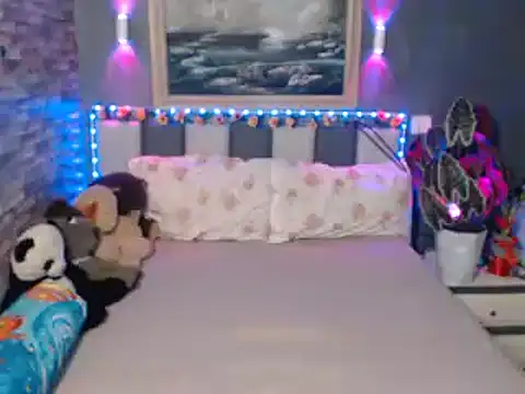 HotNathalie6900 online show from February 4, 2026, 12:33 pm