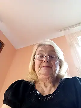 AmyLove353 online show from November 17, 2025, 11:38 am