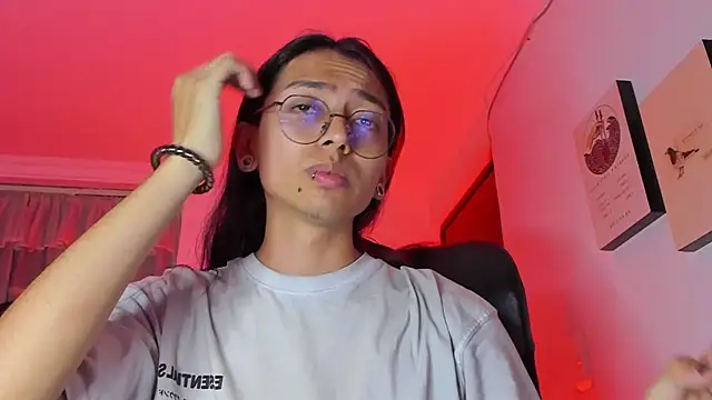  Astrea  online show from April 19, 2026, 2:33 am