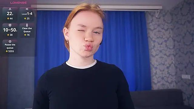 KarlynGow online show from December 22, 2025, 7:05 am