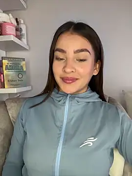 Talia Bonet online show from November 5, 2025, 2:17 pm