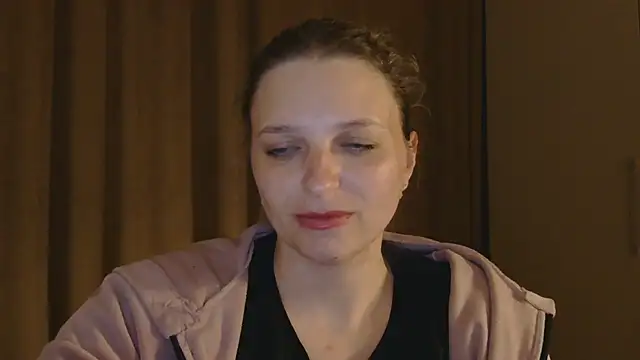 ElisSky301 online show from April 11, 2026, 8:24 pm