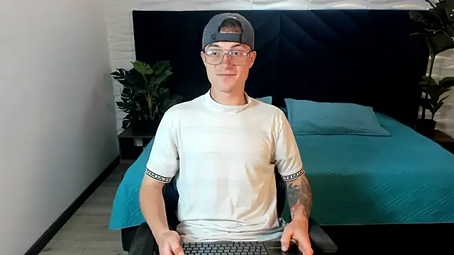 Lil James online show from February 4, 2026, 8:03 pm