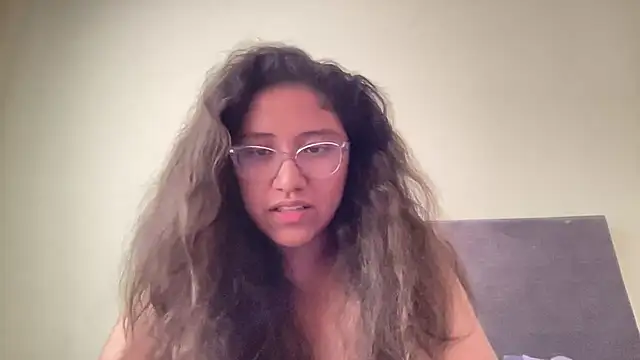 Kmiii21 online show from November 11, 2025, 5:46 pm