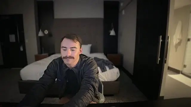 Snapshot of bobbyatx chatting on November 11, 2025, 7:30 am bobbyatx online show from November 11, 2025, 7:30 am