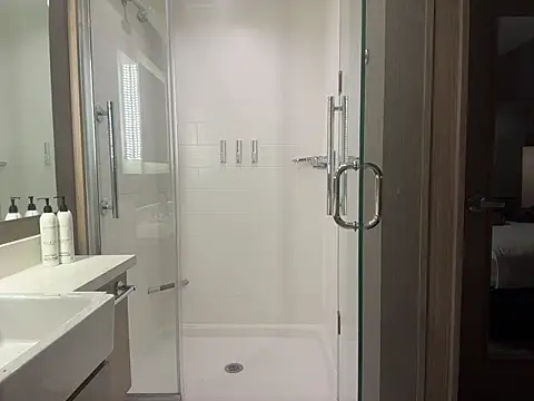 Snapshot of bobbyatx chatting on December 1, 2025, 7:24 am bobbyatx online show from December 1, 2025, 7:24 am