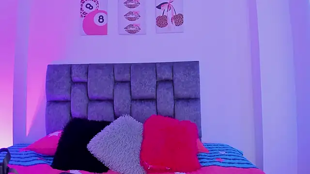 kittymonroe1 online show from February 11, 2026, 6:02 pm