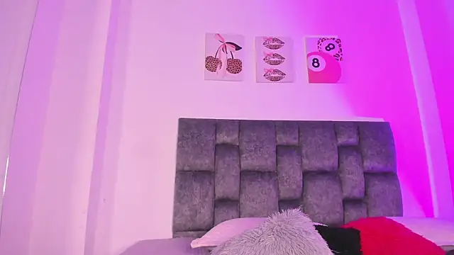 kittymonroe1 online show from May 31, 2026, 5:53 pm
