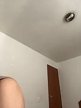 Selena Roa online show from November 22, 2025, 4:17 pm