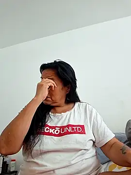 viviana-sexi online show from February 5, 2026, 5:06 pm